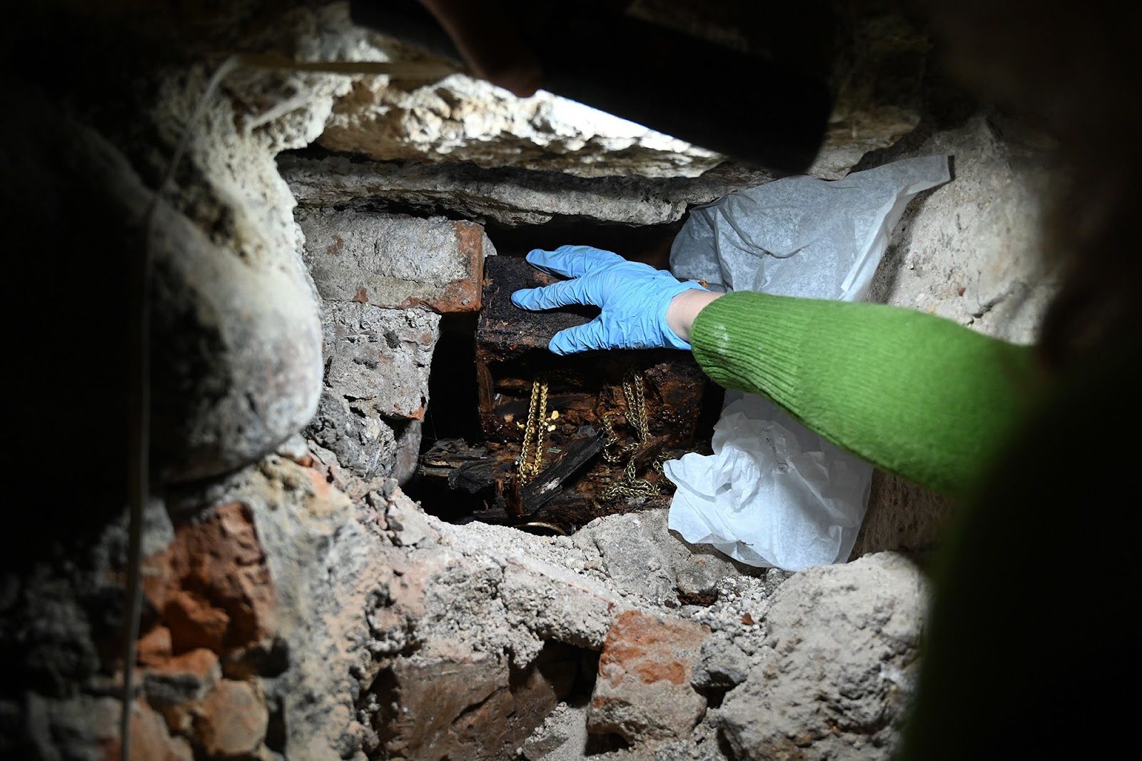 Hidden Royal Treasures from World War II Unearthed in Lithuanian Cathedral